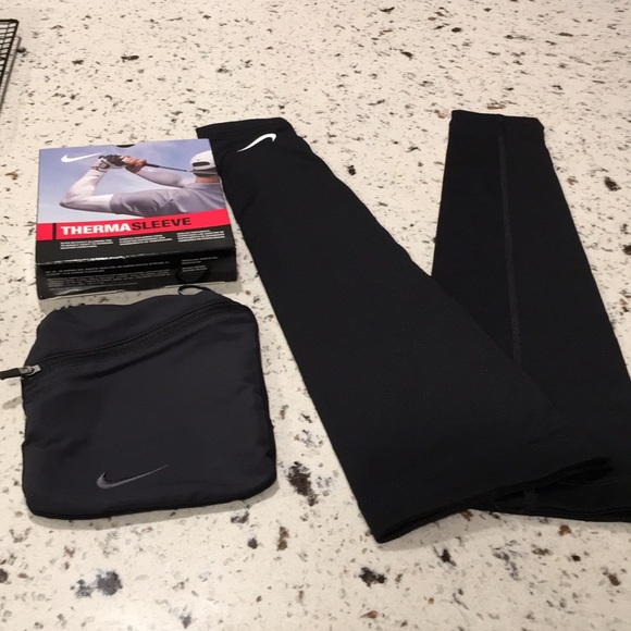 ❤️NIB!!! ❤️Nike Therma Sleeve. - Picture 5 of 8